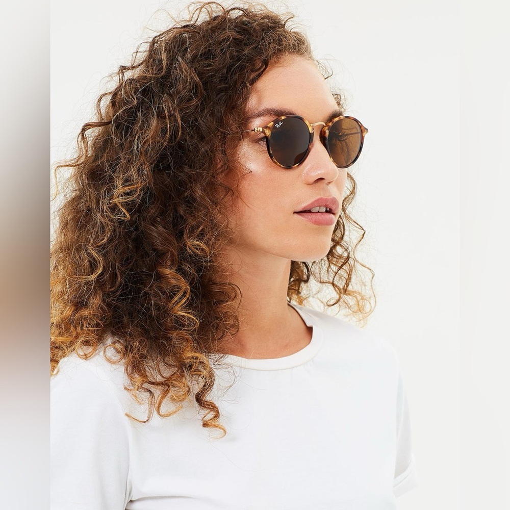 Beautiful Ray-Ban Round Lens Sunglasses RB2447 Fleck Tortoise W/ Brown Lens 49mm